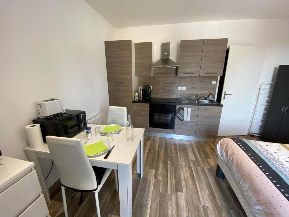 Legend- Parking Prive Gratuit- Terrasse Privee- Wifi - Convert - Alimentec Bourg-en-Bresse Exterior foto